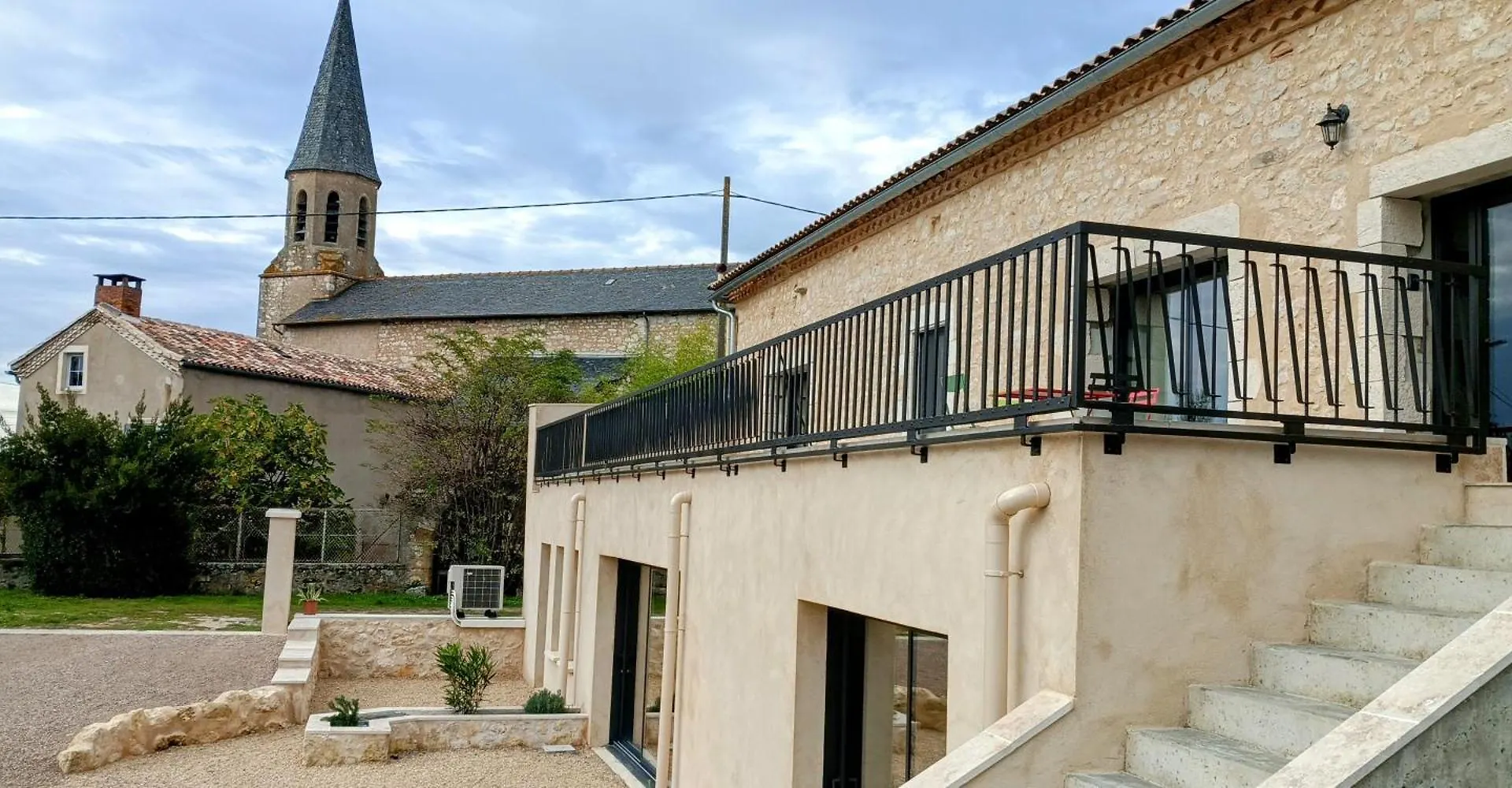 T4 Design Exclusif Entierement Equipe Villa Bournazel  France